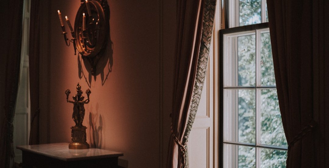 Photo wall sconce